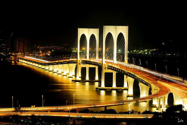 Обои картинки фото макао,  китай, города, - мосты, ночь, мост, огни, город, река, дорога