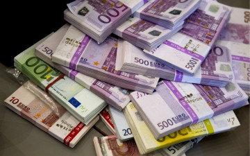 Картинка разное золото +купюры +монеты купюры банкноты пачки евро много денег деньги куча