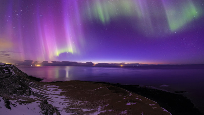 Обои картинки фото природа, северное сияние, исландия, северное, сияние, звезды, ночь, огни, берег, море