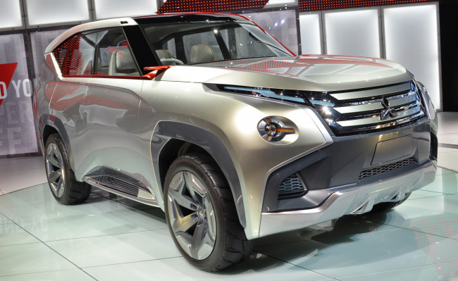 Обои картинки фото mitsubishi gc phev concept, автомобили, выставки и уличные фото, серебристый, concept, mitsubishi, gc, phev, автосалон, выставка