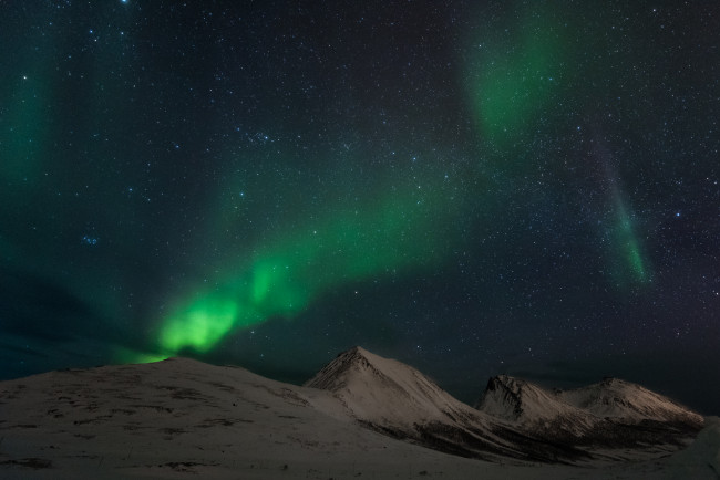 Обои картинки фото природа, северное сияние, звезды, небо, северное, сияние, норвегия, горы