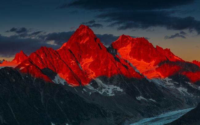 Обои картинки фото закат в горах, природа, горы, заснеженные, вершины, пейзаж, красные, вид, закат