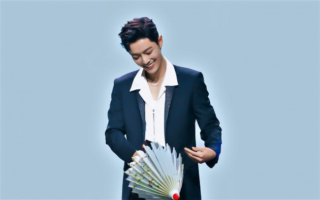 Обои картинки фото мужчины, xiao zhan, актер, пиджак, зонт