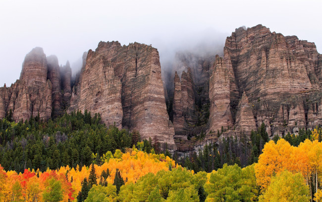 Обои картинки фото природа, горы, небо, гора, лес, туман, облака, осень