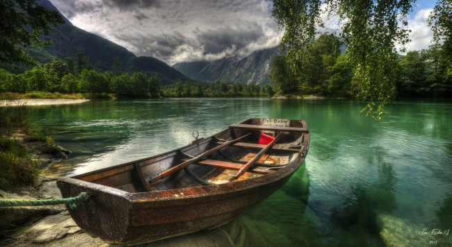 Обои картинки фото rauma, river, norway, корабли, лодки, шлюпки, горы, лодка, река