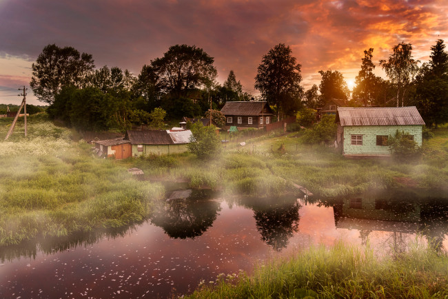Обои картинки фото природа, реки, озера, закат, дома, деревня, озеро