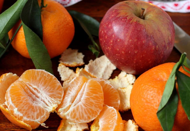 Обои картинки фото еда, фрукты,  ягоды, мандарины, яблоко