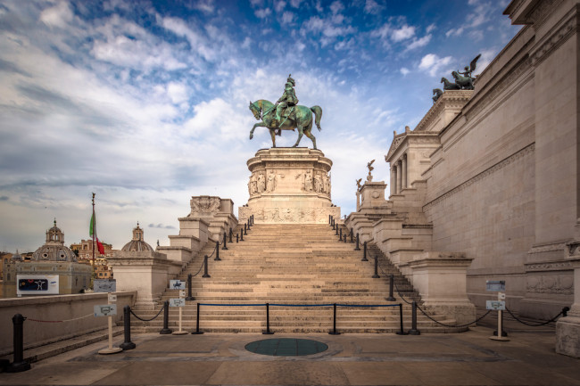 Обои картинки фото altare della patria,  rome, города, рим,  ватикан , италия, статуя, лестница