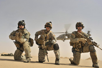 Картинка оружие армия спецназ пехота вертолет пустыня