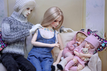 Картинка разное игрушки семья куклы