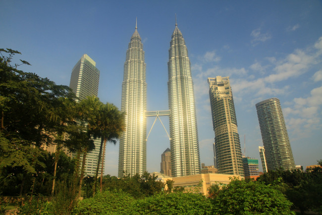 Обои картинки фото города, куала, лумпур, малайзия, здания, небоскрёбы