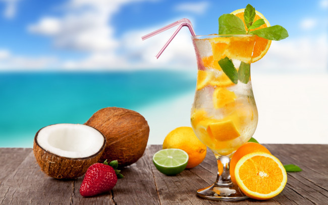 Обои картинки фото еда, напитки,  коктейль, фрукты, коктейль, пляж, море, paradise, sea, beach, summer, cocktail, fruit, fresh, drink, tropical