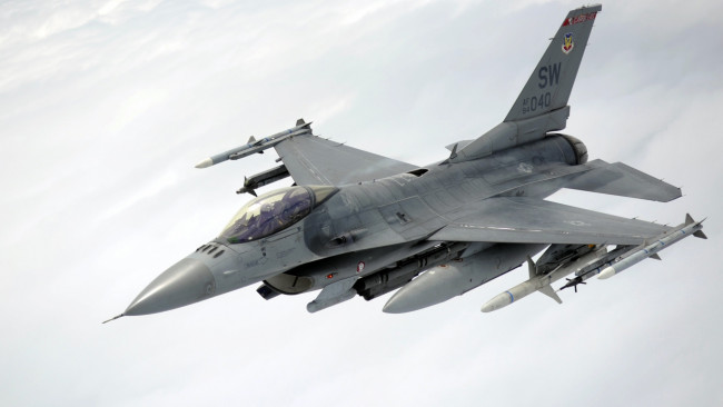Обои картинки фото авиация, боевые самолёты, самолёт, оружие, f-16