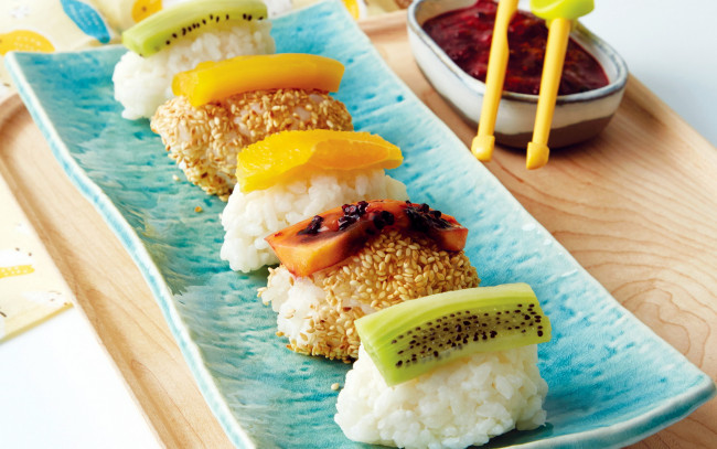 Обои картинки фото еда, рыба,  морепродукты,  суши,  роллы, суши, японская, кухня