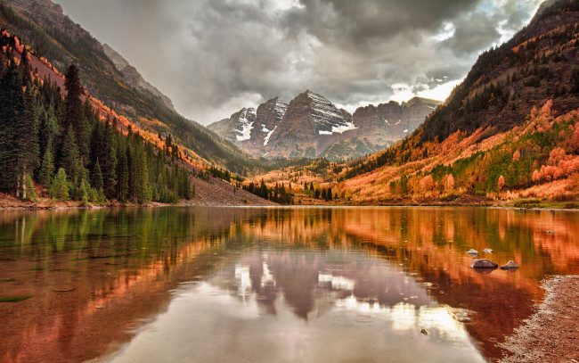 Обои картинки фото природа, реки, озера, горное, озеро, лес, осень