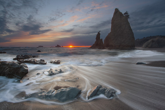Обои картинки фото природа, побережье, закат, камни, скалы, море