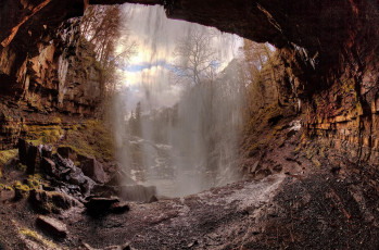 Картинка природа водопады пещера скалы лес