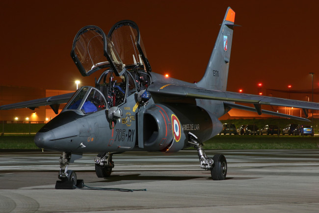 Обои картинки фото alpha jet, авиация, боевые самолёты, фонарь, спарка, кабина, истребитель