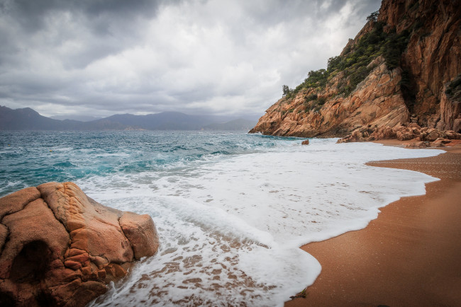 Обои картинки фото природа, побережье, океан, пляж, скалы, дымка