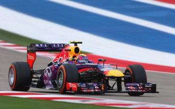 Картинка болид автомобили formula+1 mark webber формула 1 race red bull formula one united states gp f1