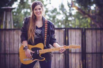 Картинка музыка -другое взгляд девушка гитара улыбка