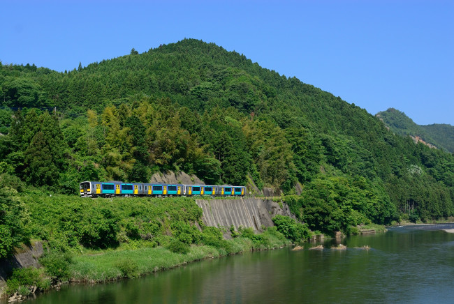 Обои картинки фото техника, поезда, вода, поезд, горы, лес
