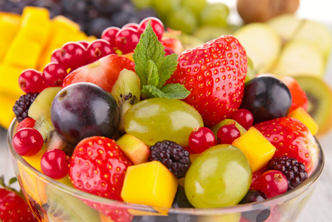 Обои картинки фото еда, мороженое,  десерты, ягоды, фрукты, фруктовый, салат
