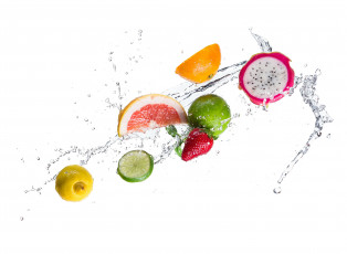 Картинка еда фрукты +ягоды белый фон брызги клубника лайм лимон вода апельсин