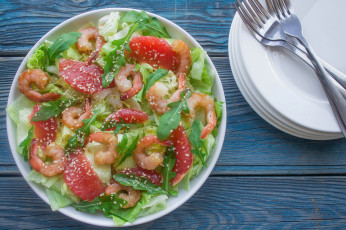 Картинка еда рыбные+блюда +с+морепродуктами тарелки креветки вилки салат