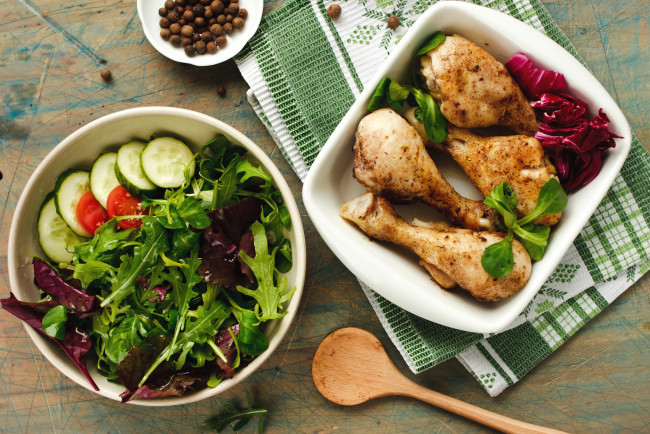Обои картинки фото еда, разное, курица, салат