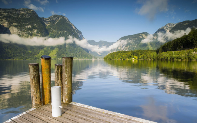 Обои картинки фото природа, реки, озера, lake, hallstatt, облака, озеро, австрия, альпы, alps, austria, гальштатское, winkl, вода, пристань, горы