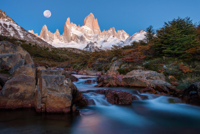 Обои картинки фото природа, реки, озера, поток, река, луна, ночь, пики, анды, горы, аргентина, южная, америка, патагония
