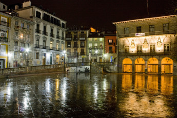 Картинка испания города -+улицы +площади +набережные здания фонари ночь