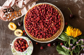 Картинка еда пироги вкусно выпечка пирог земляника ягоды десерт