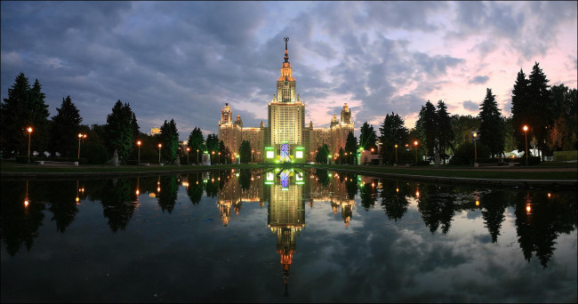 Обои картинки фото города, москва , россия, московский, государственный, университет, имени, ломоносова, москва, здание, вода