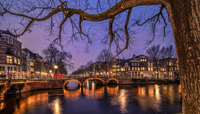 Обои картинки фото города, амстердам , нидерланды, канал, мост, вечер, огни