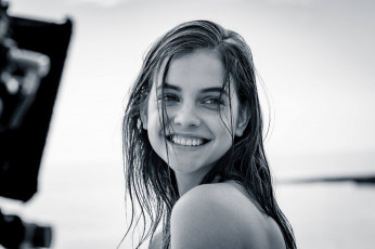 Картинка девушки barbara+palvin лицо черно-белая улыбка модель
