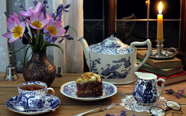Обои картинки фото еда, напитки,  Чай, молочник, чай, пирожное, свеча, чайник
