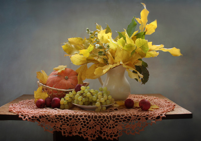 Обои картинки фото еда, натюрморт, виноград, листья, райки, тыква, яблоки, осень