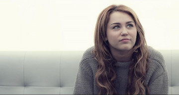 Картинка музыка miley+cyrus блондинка свитер