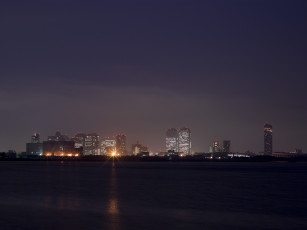 Картинка города огни ночного вода ночь дома