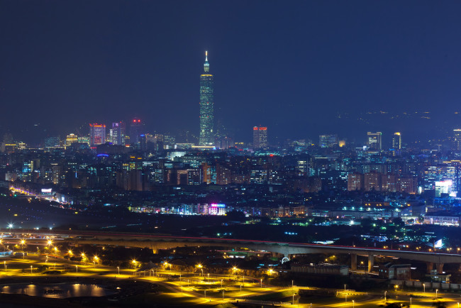 Обои картинки фото taipei, city, тайвань, города, тайбэй, дороги, ночь, огни, дома