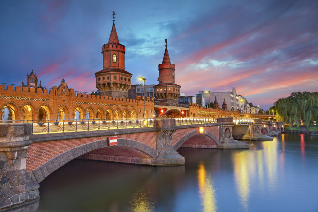 Обои картинки фото oberbaum bridge, города, - мосты, река, мост, здания