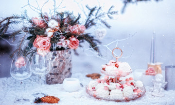 Картинка праздничные угощения шишки букет сладости