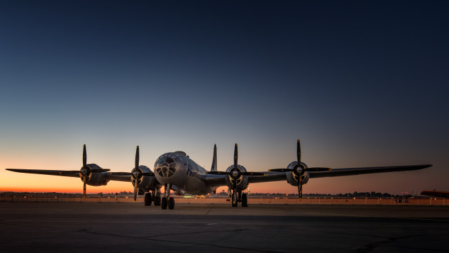 Обои картинки фото boeing b-29 superfortress, авиация, боевые самолёты, cтратегический, бомбардировщик, дальнего, действия, тяжелый, boeing, b29, superfortress