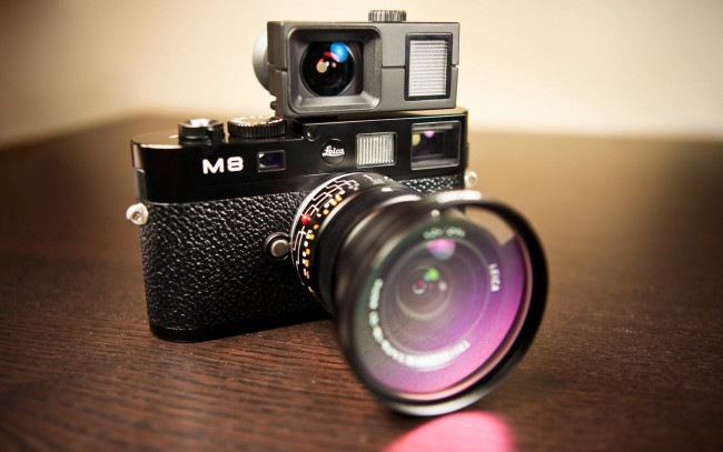 Обои картинки фото m8, analog, camera, бренды, другое, фотокамера, вспышка, объектив