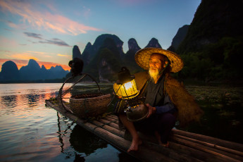 Картинка разное рыбалка +рыбаки +улов +снасти район гуанси-Чжуанск фонарь лодка рыбак река гуйцзян китай
