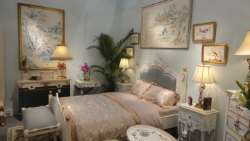 Картинка интерьер спальня подушки светильники картины кровать комната