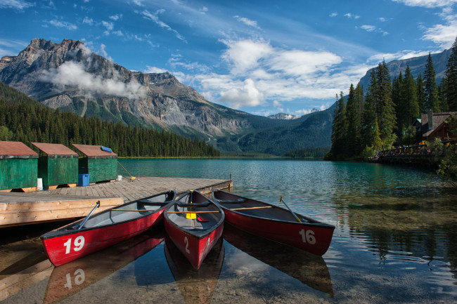 Обои картинки фото корабли, лодки,  шлюпки, озеро, лес, пристань, горы