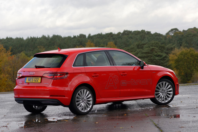 Обои картинки фото автомобили, audi, sportback, a3, 2014г, 8v, e-tron, uk-spec, красный